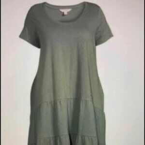 Ladies Size 2X BoHo 3 tier design short sleeve green dress